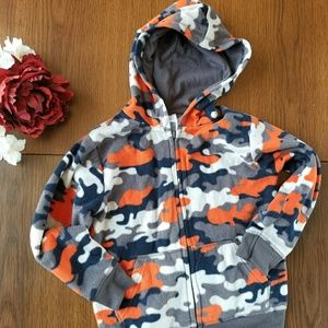 Boys camo jacket size 5t
